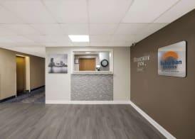 Suburban Studios Milwaukee Airport 3