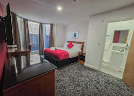 Hullywood Rooms 2