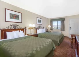 Days Inn by Wyndham Kingman East 4