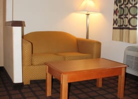 Super 8 by Wyndham Beaumont I-10 College St 3