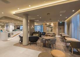 Hampton by Hilton Frankfurt Airport 2