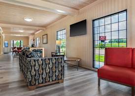 Econo Lodge Inn & Suites Philadelphia MS 5