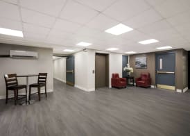 Suburban Studios Milwaukee Airport 4