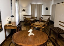 Hôtel Restaurant LE COMBAVA 4