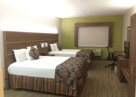 Holiday Inn Express & Suites TULARE by IHG 4