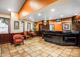 Econo Lodge Downtown 2