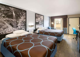 Super 8 by Wyndham Cleveland 4