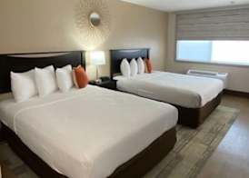 Stanford Inn & Suites Anaheim 5