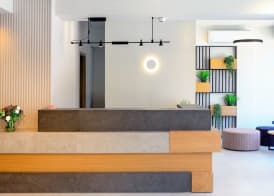 The City Hotel & Suites 3