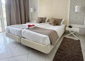 Hello Yasmine Hotel 4