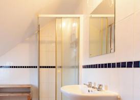 Pebbles Guest House - Flat 6 5