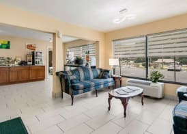 Quality Inn & Suites Mt Chalet 2