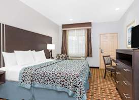 Days Inn & Suites by Wyndham Madisonville 4