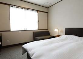 Ryokan Asukasou at the entrancne of Nara park 3