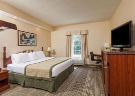 Baymont by Wyndham Columbia Maury 4