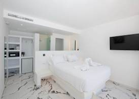 Bianco a Nero Mykonos 3