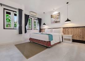 Palm Village 4