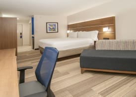 Holiday Inn Express & Suites PLANO WEST – FRISCO by IHG 4