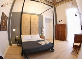 The Dante House by House In Naples 5