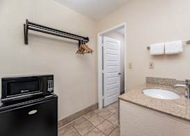 Red Roof Inn Stockton 4