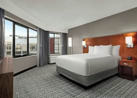 Courtyard by Marriott Fishermans Wharf 2