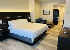 Holiday Inn Express & Suites SALINAS by IHG 5