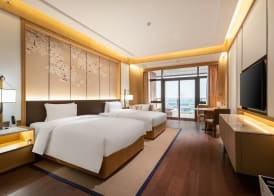 HUALUXE Suzhou Bay Hot Spring Resort by IHG 4