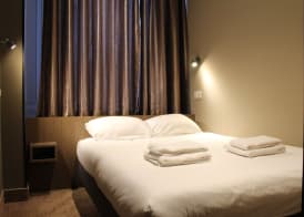 Hotel Blossoms 4
