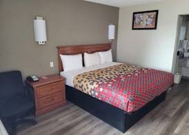 Econo Lodge Temple 4