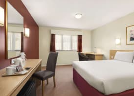 Days Inn by Wyndham Warwick South M40 5