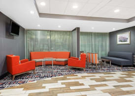La Quinta Inn & Suites by Wyndham DC Metro Capital Beltway 5