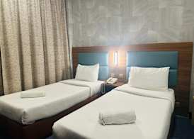 CAPE TOWN HOTEL 3