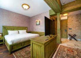 Tin Suites 5