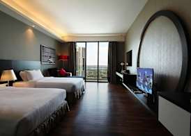 The Shore Hotel & Residences 5