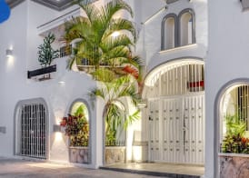 Valentina Suites by Las Flores Vacation Rentals 3