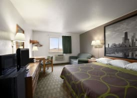 Super 8 by Wyndham Peru Starved Rock State Park 3