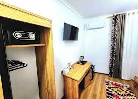 Ulli Oy Boutique Hotel & Terrace 3