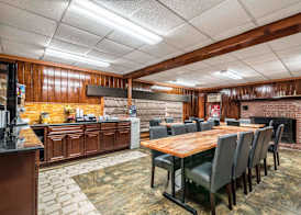 Econo Lodge Rutland City near Hwy 7 5