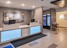 Holiday Inn Express & Suites SIOUX FALLS AT EMPIRE MALL by IHG 5