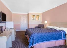 Super 8 By Wyndham Hayward Downtown 5