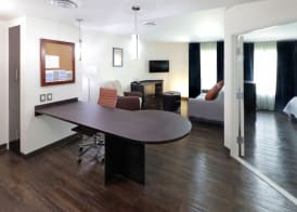 Candlewood Suites CELAYA by IHG 2
