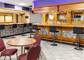 Quality Inn Newport 2