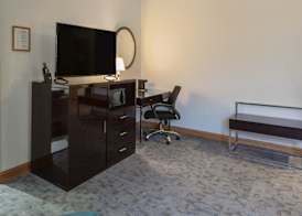 Super 8 by Wyndham Uniontown PA 5