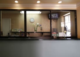 Mirage Inn & Suites 2