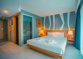 Mad Monkey Phuket 4