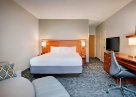 Courtyard by Marriott Savannah Midtown 4