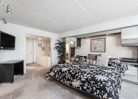 Ramada Plaza By Wyndham Hagerstown 2