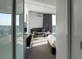 Lakes Hotel 5