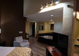Baymont by Wyndham Battle Creek Downtown 3