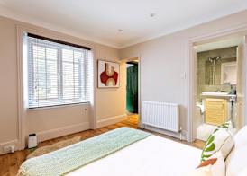 Chiswick Gem: Stylish 1-bed Flat for Modern Living 5